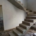 Полувинтовые лестницы из бетона